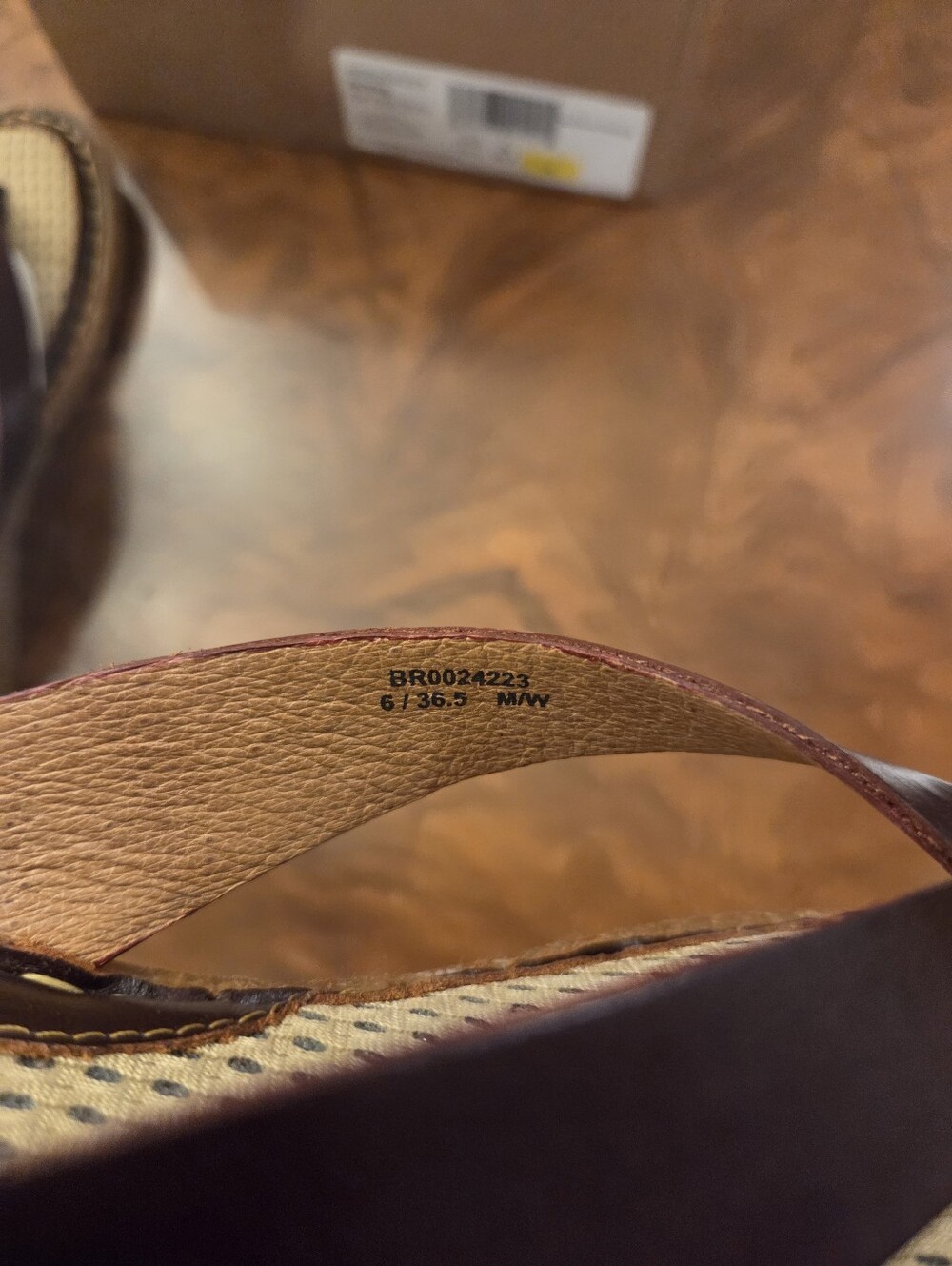 Born Women’s Dark Brown Leather Thong Sandals - Picture 5 of 6
